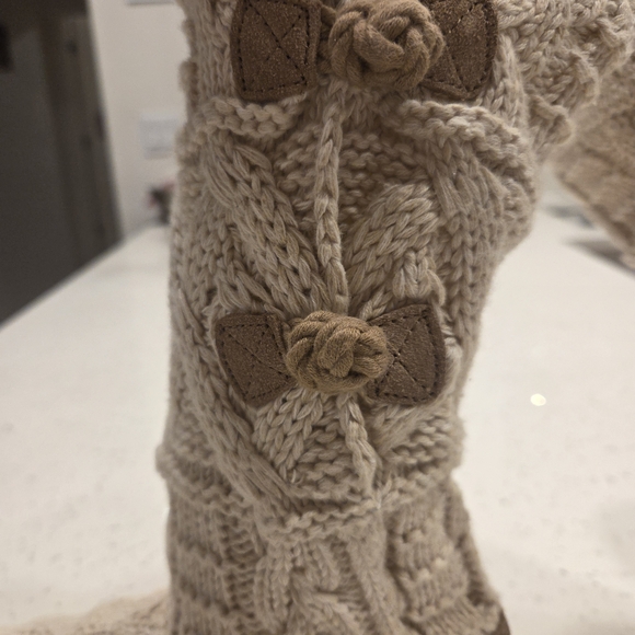 UGG Knit Boots in Cream and Tan - Picture 4 of 10